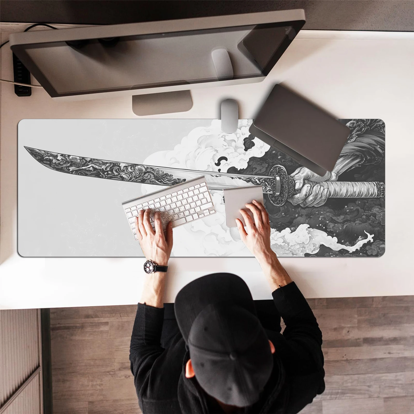 Tapis de souris gaming motif épée du vent noir et blanc sur bureau